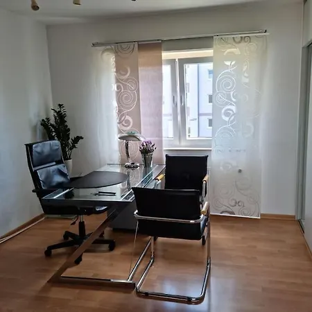 Helle, Komfortabel Und Zentral Gelegene Apartment Ruesselsheim
