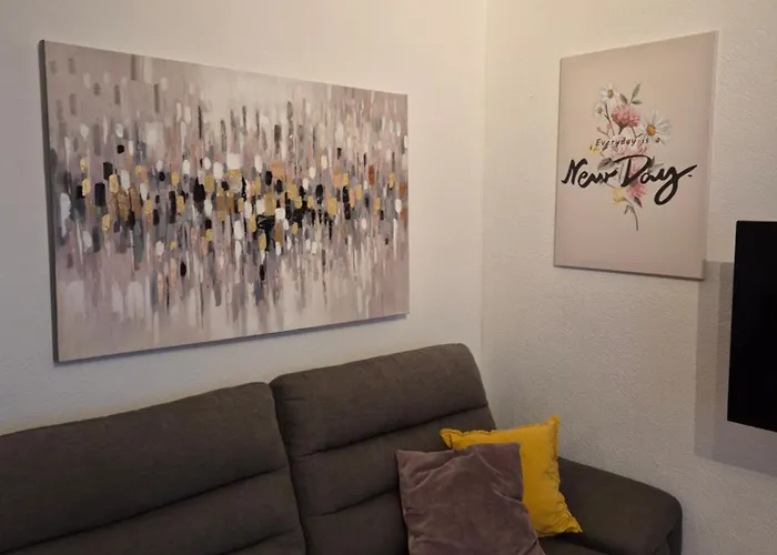 Helle, Komfortabel Und Zentral Gelegene Rüsselsheim